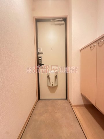 アンプルール　B棟の玄関