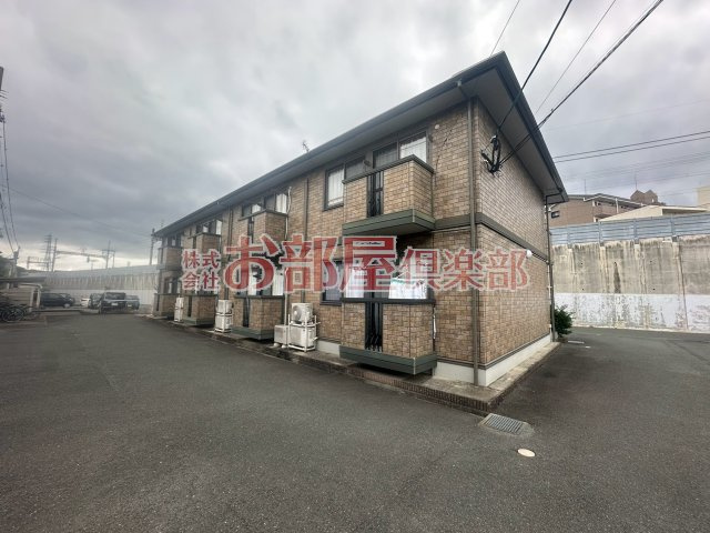 アンプルール　B棟の外観