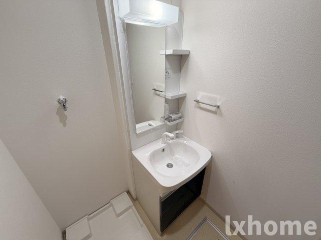 ラウレアコート総持寺Ⅱの洗面所|広い洗面スペース