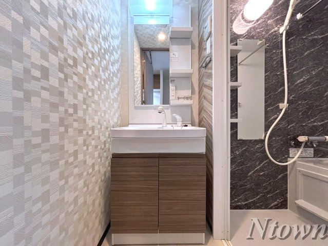 【独立洗面台】 | S-RESIDENCE上飯田駅前 | 独立洗面台、小物を置くことができて便利です