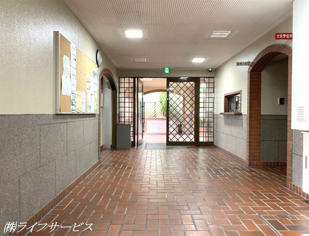 【エントランス】 | コスモハイツ新大阪 | エントランスホール