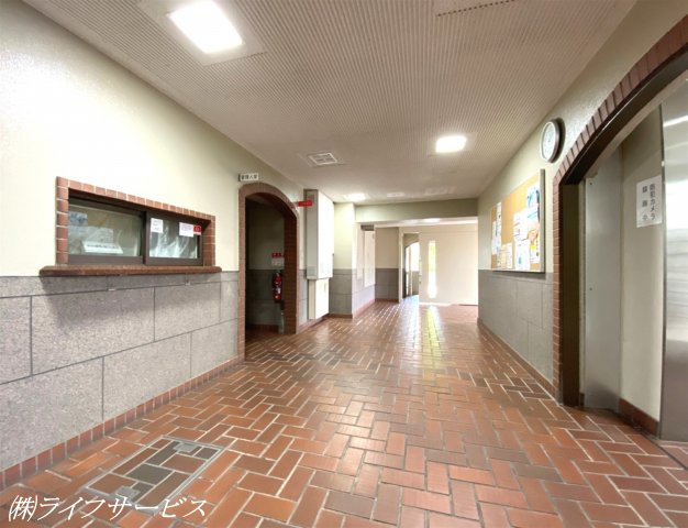 【エントランス】 | コスモハイツ新大阪 | エントランスホール