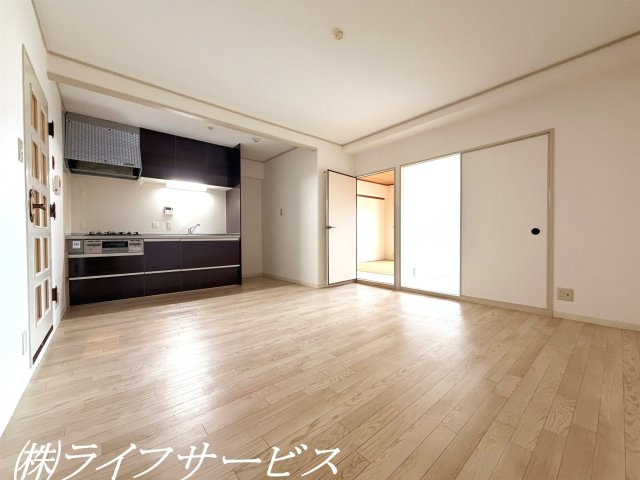 【居間・リビング】 | コスモハイツ新大阪 | ＬＤＫ１１帖
