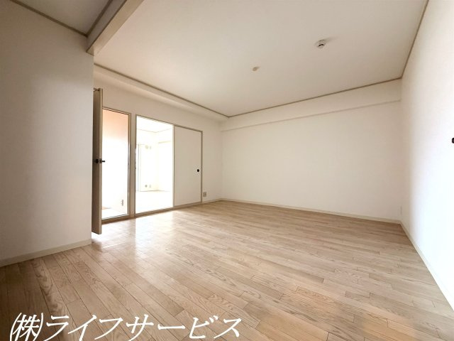 【居間・リビング】 | コスモハイツ新大阪 | ＬＤＫ１１帖