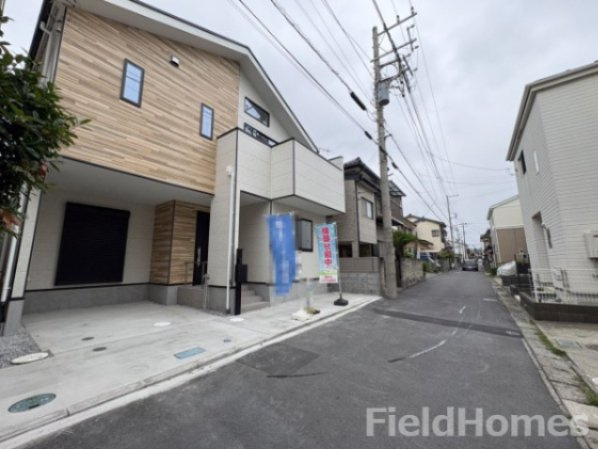 平塚市菫平新築戸建て　4期1号棟の前面道路含む現地写真|前面道路含む現地写真です。