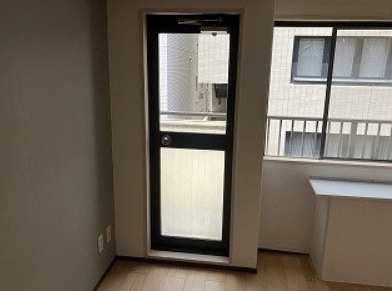 千代田区麹町１丁目の賃貸マンションの居間・リビング