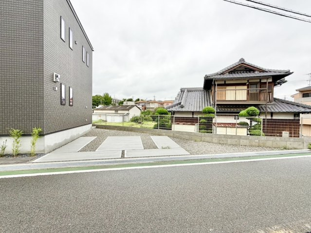 泉南郡熊取町大宮　新築一戸建ての駐車場
