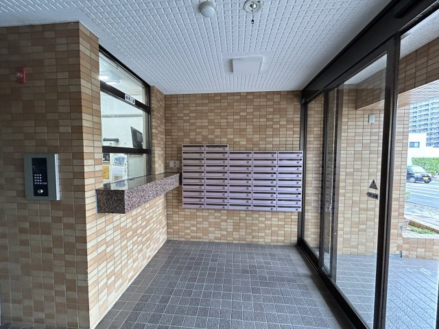 ダイアパレス郡山麓山公園のエントランス|毎日通るエントランスはこのようになっています