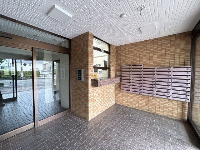 ダイアパレス郡山麓山公園のエントランス|建物の内部です