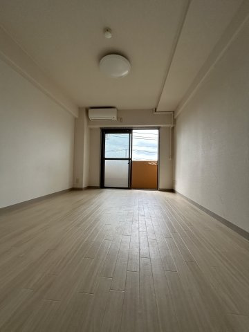 ダイアパレス郡山麓山公園の居間・リビング|ゆったり過ごせる居間です