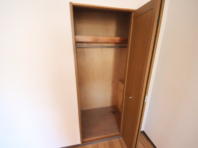 生駒市山崎町の賃貸マンションの収納