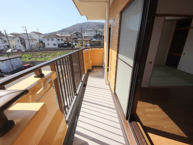 生駒市山崎町の賃貸マンションのバルコニー