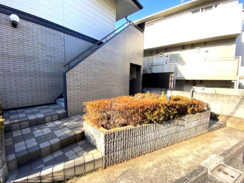 シャンフェルト西落合のエントランス