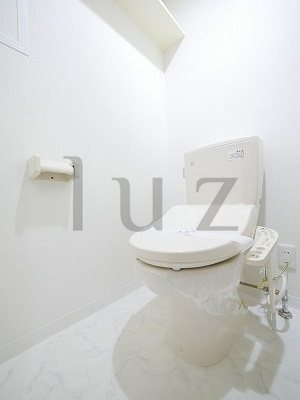 横浜市港北区新横浜３丁目の賃貸マンションのトイレ