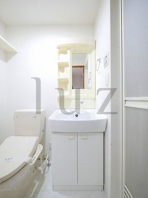 横浜市港北区新横浜３丁目の賃貸マンションの洗面所