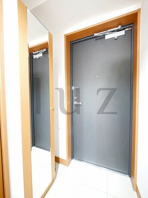 横浜市港北区新横浜３丁目の賃貸マンションの玄関