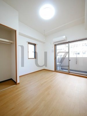 横浜市港北区新横浜３丁目の賃貸マンションの居間・リビング