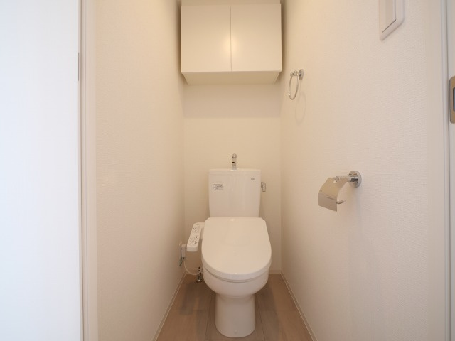 大阪市淀川区十三本町２丁目の賃貸マンションのトイレ