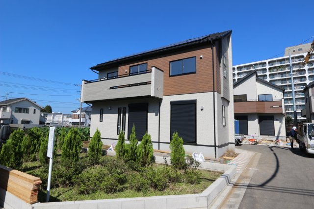 【Blooming Garden】西東京市花小金井田無芝久保　新規全13棟の外観|第三者機関により住宅の品質や性能を評価し
「安心・安全」を保証する【住宅性能評価書】を取得しております。
