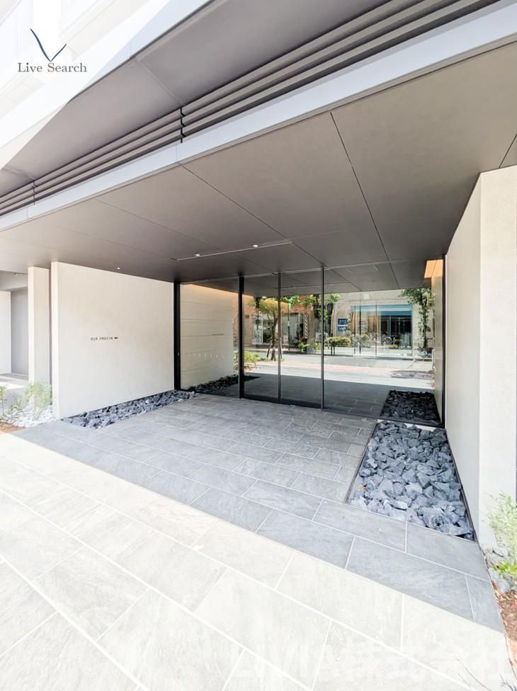 大田区西蒲田４丁目の賃貸マンションのエントランス