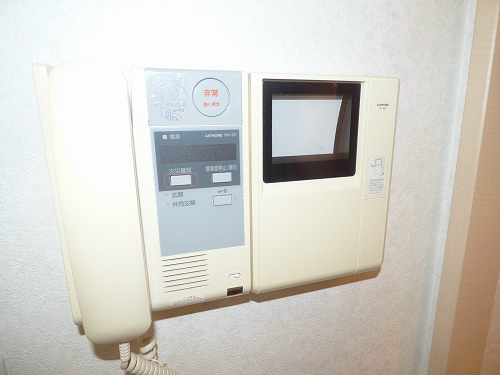 TVモニター付きオートロックでセキュリティ面でも安心です。 