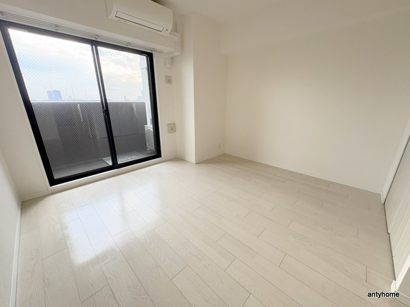 S-RESIDENCE緑橋駅前　仲介手数料無料の居間・リビング
