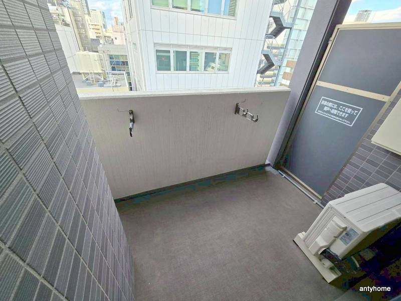 プレサンス堺筋本町駅前　仲介手数料無料のバルコニー