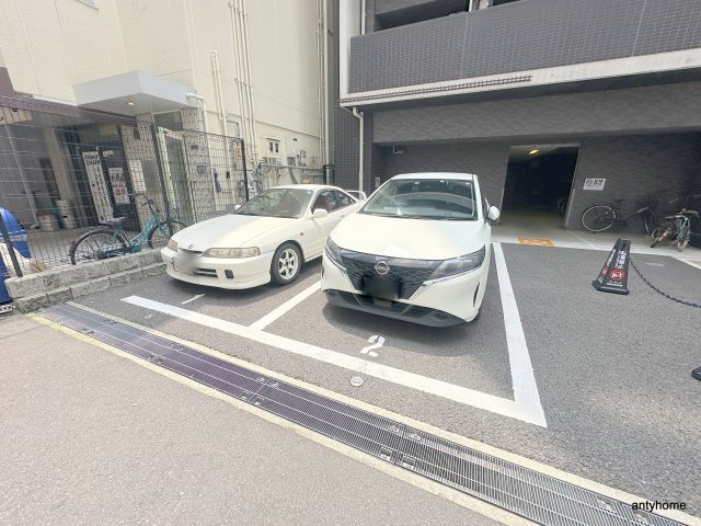 プレサンス堺筋本町駅前　仲介手数料無料の駐車場