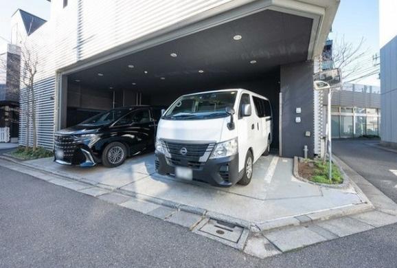 THEバームス学芸大学の駐車場