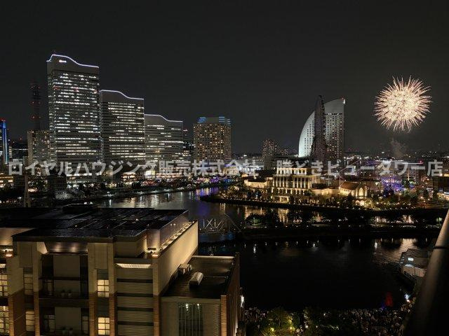 きれいな夜景を臨みながら花火大会も鑑賞できます！