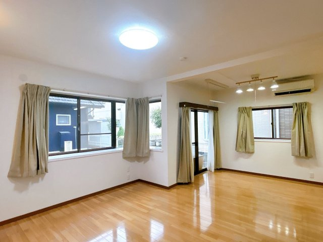 中古戸建　須賀川市向陽町　仁井田小・仁井田中の居間・リビング|クロス張替え、キッチン交換、照明交換、クリーニング等を行う予定です。