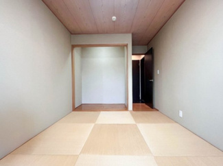 【和室】 | 世田谷区北烏山5丁目戸建 | 2階6.2帖の和室。※CG加工にて作成した空室イメージ画像となります。現状は居住中で、実際の室内には家具・小物類等があります。
