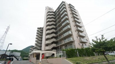 【外観】 | 亀山西２丁目　メープル勝木台　３ＬＤＫマンション | 2025年12月リフォーム済み３ＬＤＫマンション　メープル勝木台903　全室照明、エアコン２台つき　バス路線、幹線道路、高速道路ICアクセス良、各商業がすぐ近く便利な立地