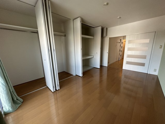 第５よしみビルの内装|クローゼットが広い！！洋服がたくさんかけられます！！