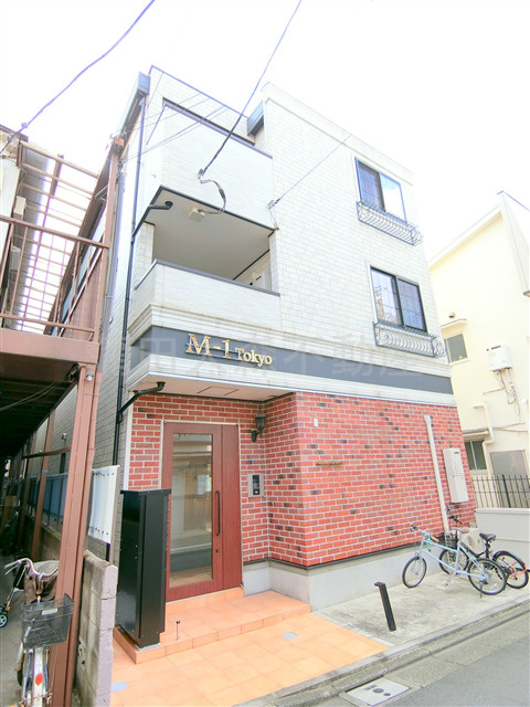 M-1 Tokyo 仲六郷の外観|2018年9月築　鉄骨造地上3階建て総戸数9戸TVモニター付オートロック宅配BOXゴミ捨てBOX！Wi-Fiインターネット無料家具家電付！東京都大田区仲六郷2丁目　
京浜急行本線雑色駅近徒歩5分