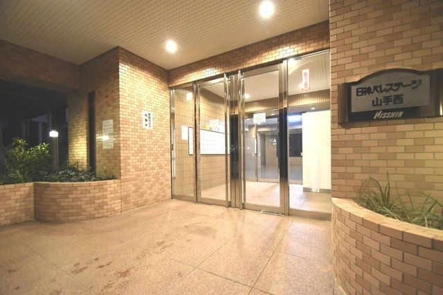 日神パレステージ山手西のロビー