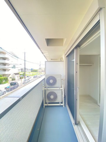 クリエオーレ岸辺のバルコニー