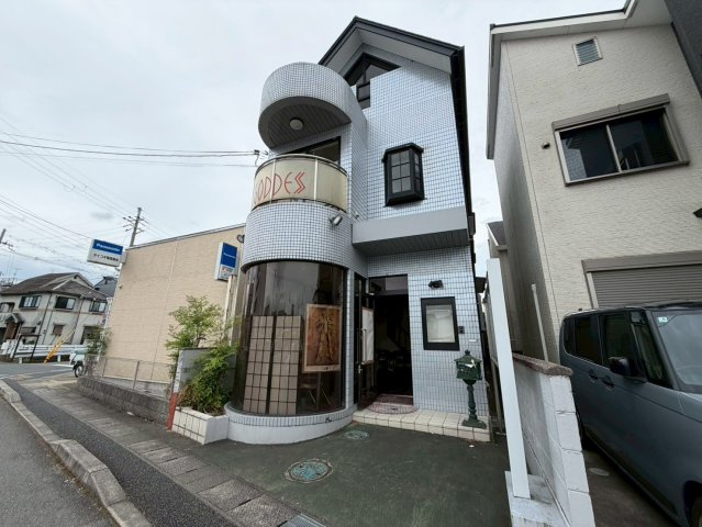 城陽市久世里ノ西店舗付き住宅