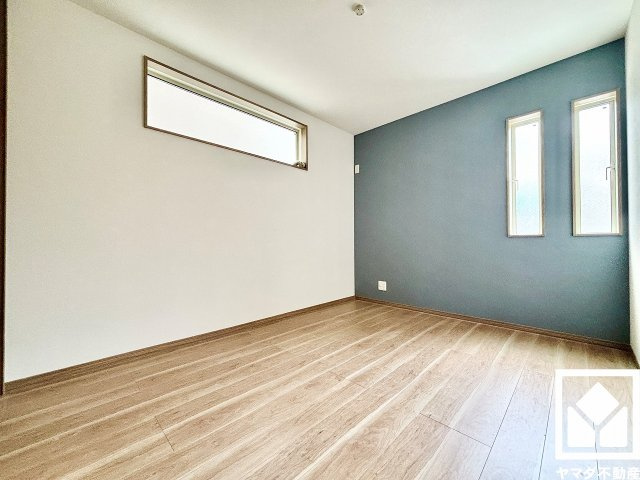 尼崎市稲葉荘１丁目の洋室|約6帖の1階南側洋室です。全居室2面採光。明るい陽光がたっぷり差し込む心地よい生活空間です。