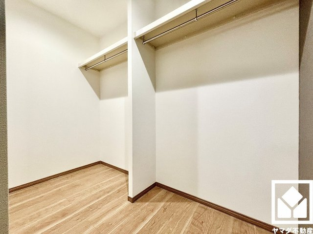 尼崎市稲葉荘１丁目の収納|収納力豊富なウォークインクローゼット付き。お洋服はもちろん季節の荷物、趣味の道具や日用品のストックなども収納可能。