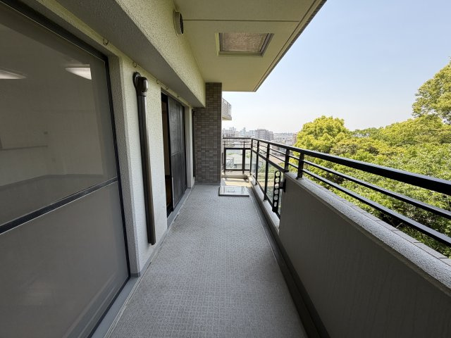 芦屋ハイツ翠ヶ丘のバルコニー