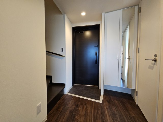 RA-ASHIYAの玄関