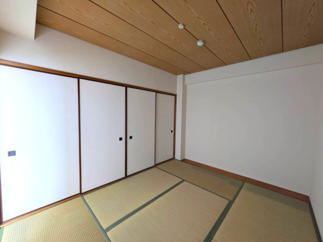 ラ・セーヌ逆瀬川の和室|ゆったりとくつろげる和室です