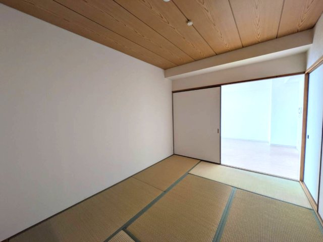 ラ・セーヌ逆瀬川の和室|和室があれば、来客や子供用のスペースとして活躍します