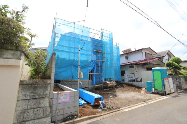 【KEIAI　Grace】西東京市向台町16期の外観|敷地内にはカースペースを３台分確保しており、セカンドカーをお持ちの方も安心。