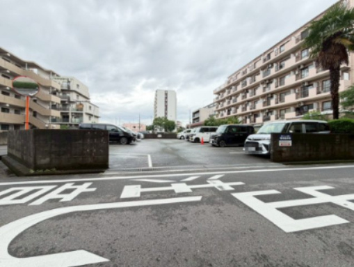 第二マンション南茨木の駐車場