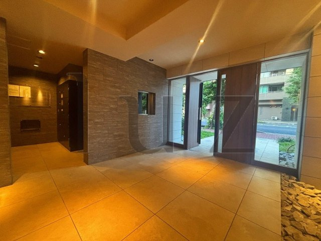 Ｓ－ＲＥＳＩＤＥＮＣＥ横濱吉野町ｂｕｒｇｅｏｎのエントランス