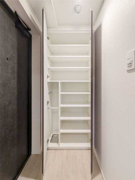Ｓ－ＲＥＳＩＤＥＮＣＥ横濱吉野町ｂｕｒｇｅｏｎの玄関