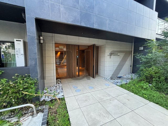 Ｓ－ＲＥＳＩＤＥＮＣＥ横濱吉野町ｂｕｒｇｅｏｎのエントランス