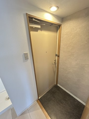 センユー四ツ橋の玄関